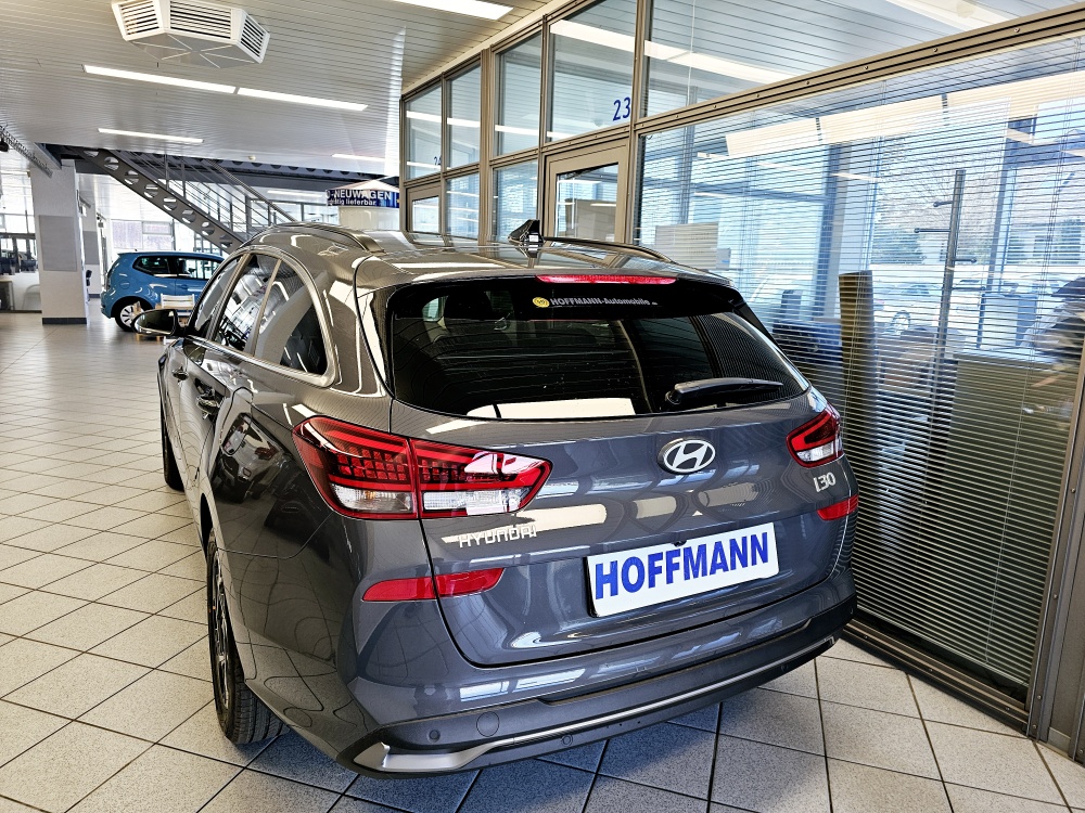 Hyundai i30 Kombi  bei Hoffmann Automobile in Wolfsburg kaufen und sofort mitnehmen - Bild 4