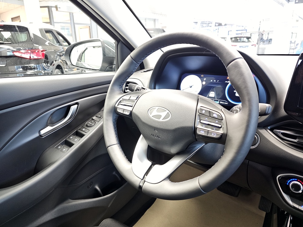 Hyundai i30 Kombi  bei Hoffmann Automobile in Wolfsburg kaufen und sofort mitnehmen - Bild 15