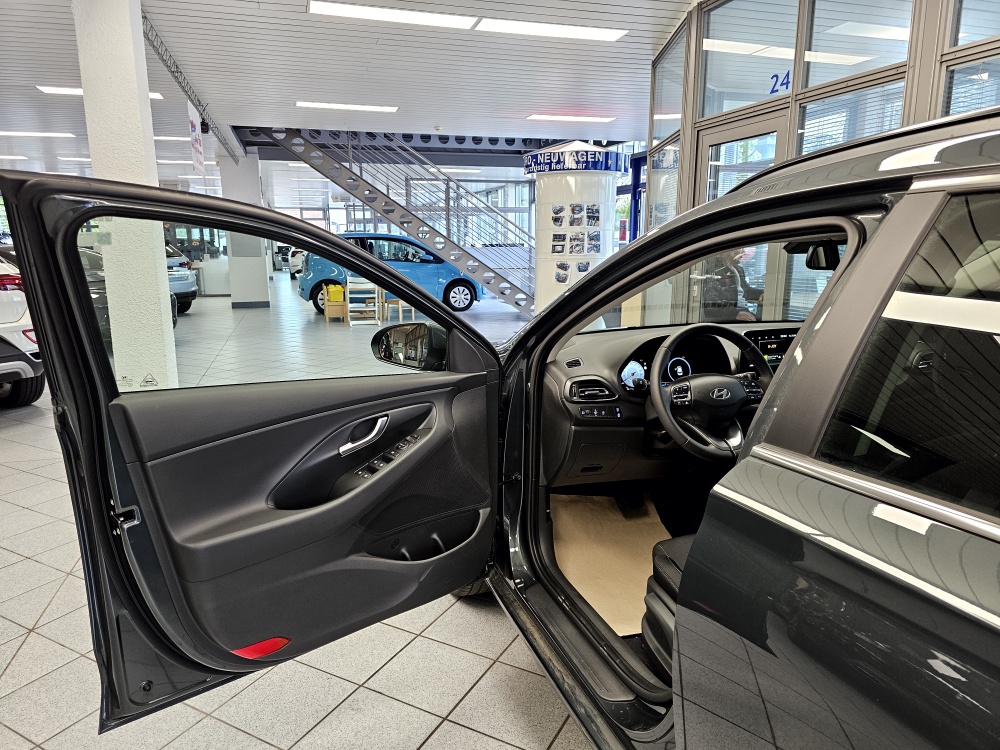 Hyundai i30 Kombi  bei Hoffmann Automobile in Wolfsburg kaufen und sofort mitnehmen - Bild 21