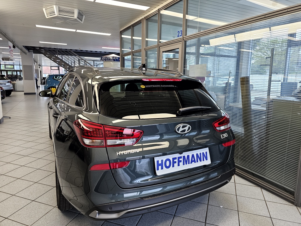 Hyundai i30 Kombi  bei Hoffmann Automobile in Wolfsburg kaufen und sofort mitnehmen - Bild 4