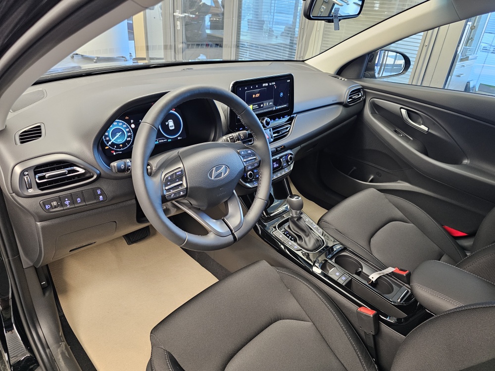 Hyundai i30 Kombi  bei Hoffmann Automobile in Wolfsburg kaufen und sofort mitnehmen - Bild 15