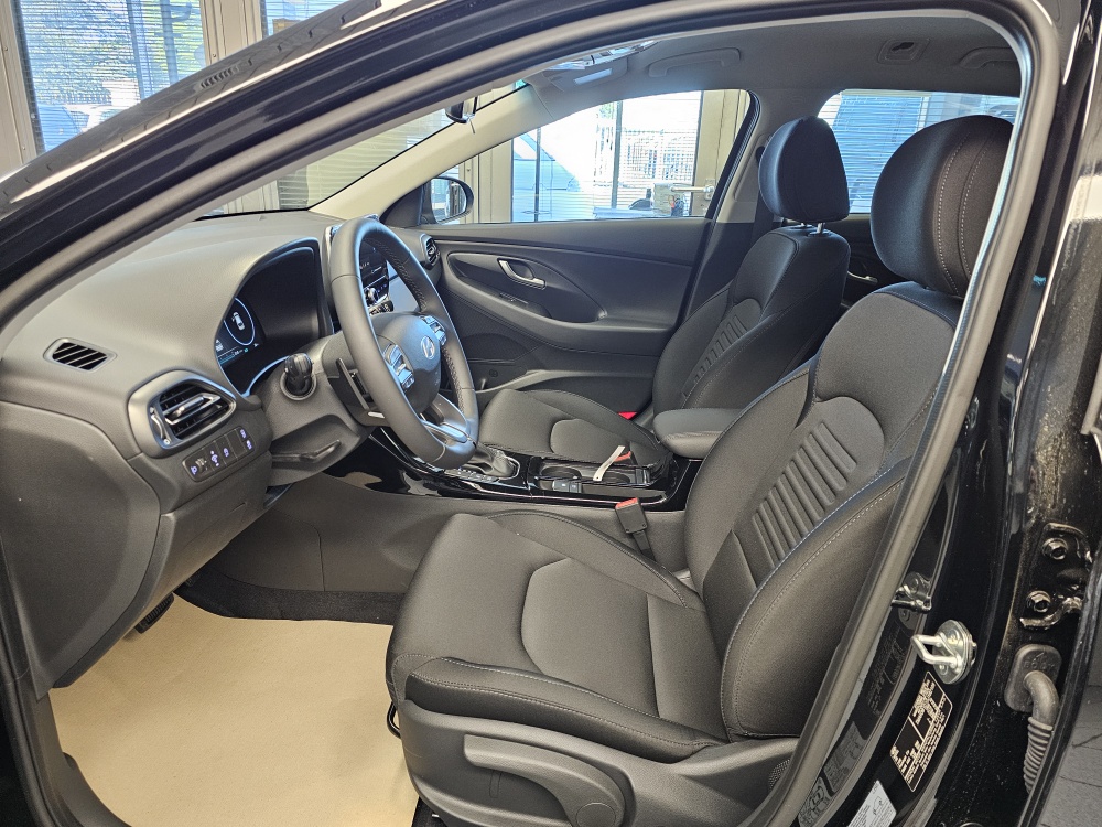 Hyundai i30 Kombi  bei Hoffmann Automobile in Wolfsburg kaufen und sofort mitnehmen - Bild 16