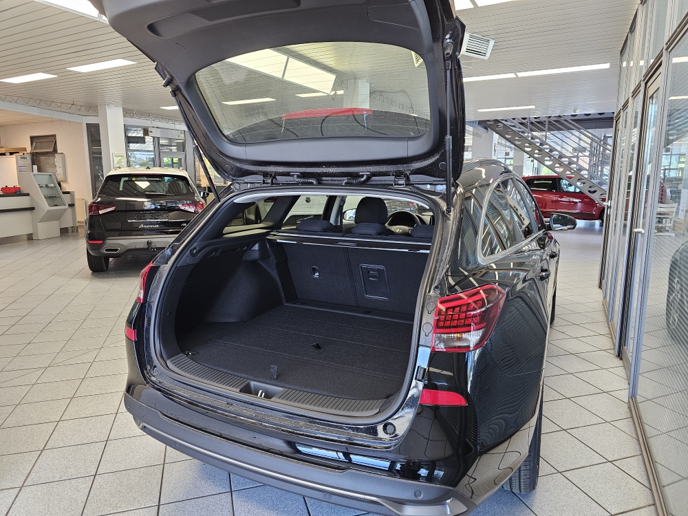 Hyundai i30 Kombi  bei Hoffmann Automobile in Wolfsburg kaufen und sofort mitnehmen - Bild 2
