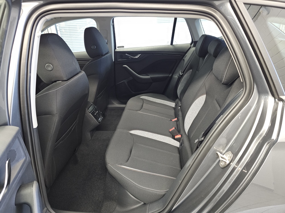 Skoda Scala  bei Hoffmann Automobile in Wolfsburg kaufen und sofort mitnehmen - Bild 4