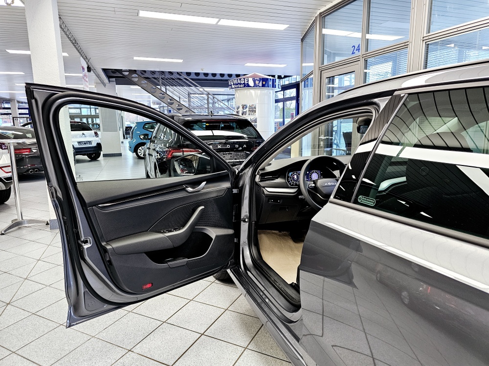 Skoda Octavia Combi  bei Hoffmann Automobile in Wolfsburg kaufen und sofort mitnehmen - Bild 18