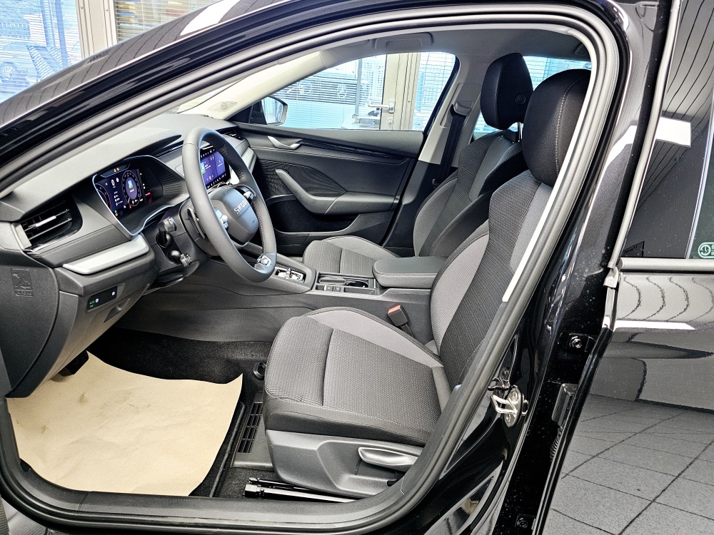 Skoda Octavia Combi  bei Hoffmann Automobile in Wolfsburg kaufen und sofort mitnehmen - Bild 16