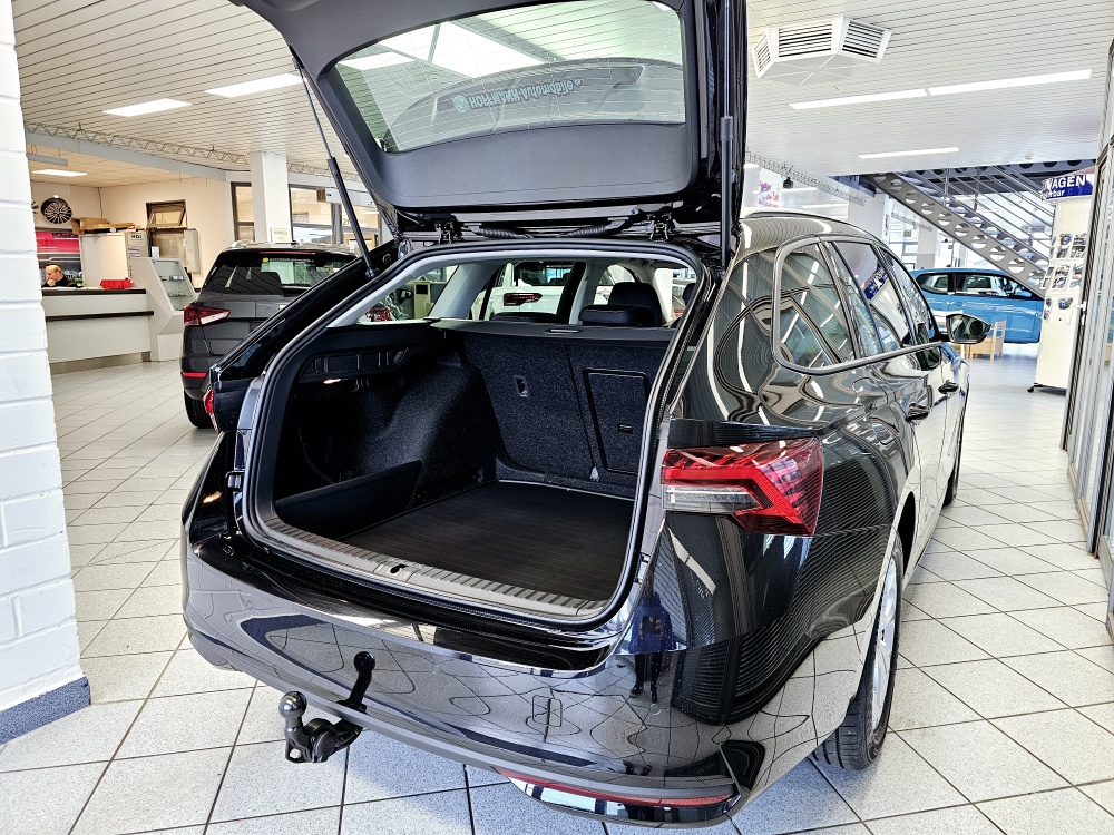 Skoda Octavia Combi  bei Hoffmann Automobile in Wolfsburg kaufen und sofort mitnehmen - Bild 2