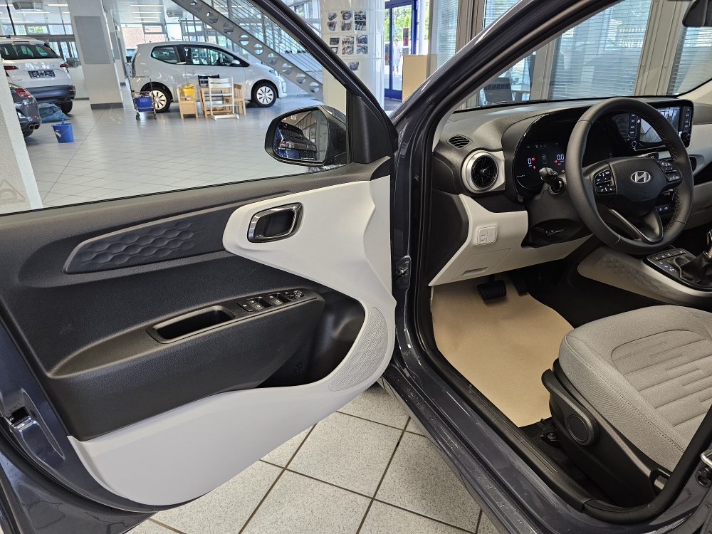 Hyundai i10  bei Hoffmann Automobile in Wolfsburg kaufen und sofort mitnehmen - Bild 18