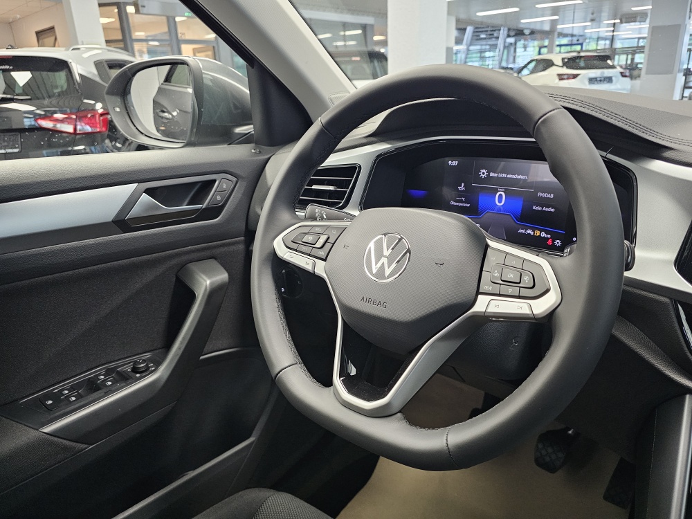 VW T-Roc  bei Hoffmann Automobile in Wolfsburg kaufen und sofort mitnehmen - Bild 11