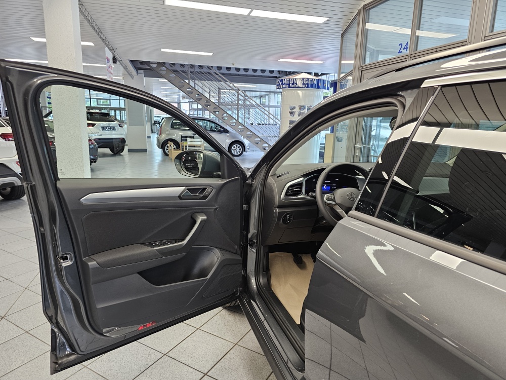 VW T-Roc  bei Hoffmann Automobile in Wolfsburg kaufen und sofort mitnehmen - Bild 17