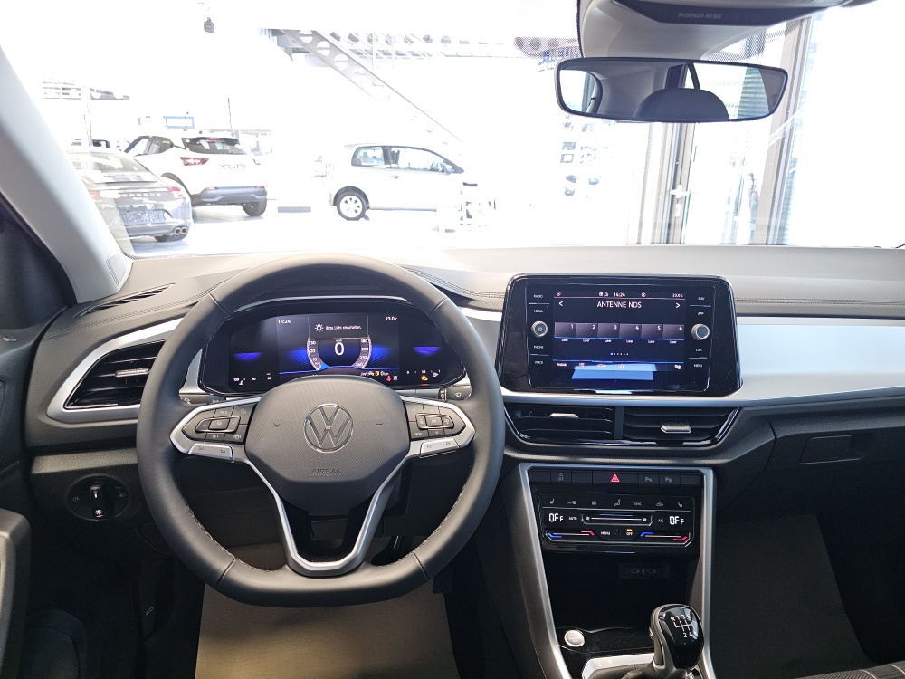VW T-Roc  bei Hoffmann Automobile in Wolfsburg kaufen und sofort mitnehmen - Bild 16