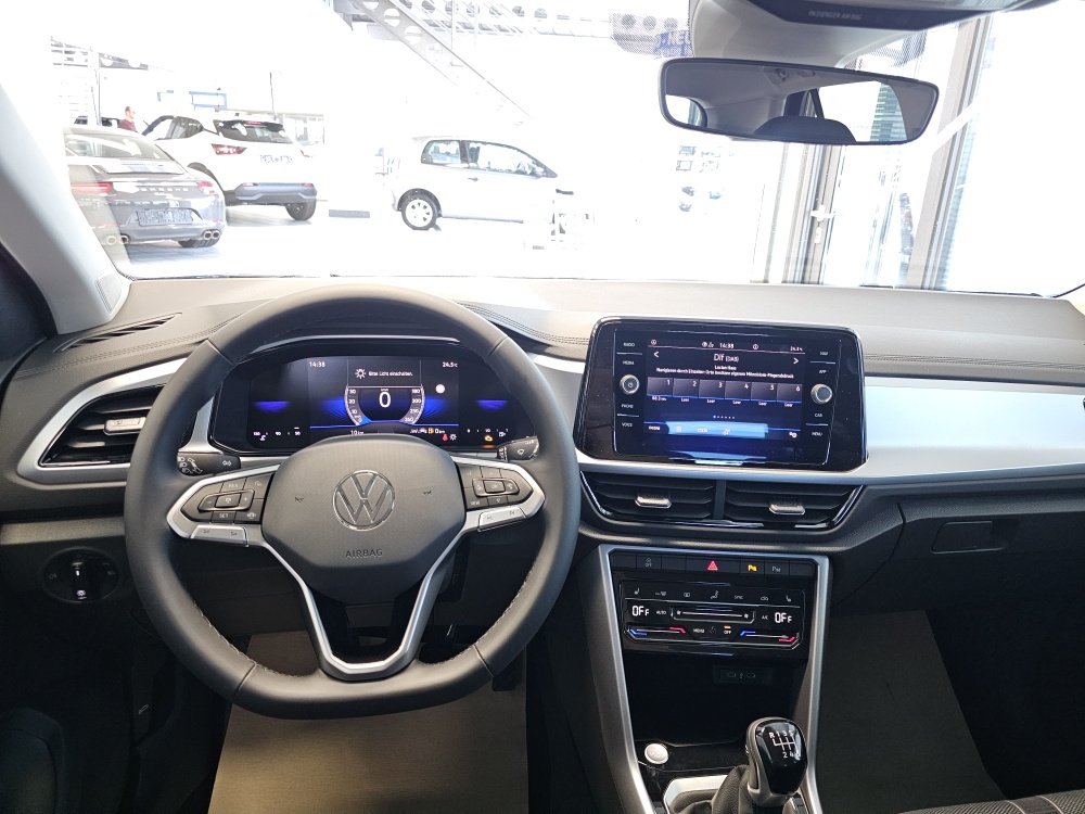 VW T-Roc  bei Hoffmann Automobile in Wolfsburg kaufen und sofort mitnehmen - Bild 17