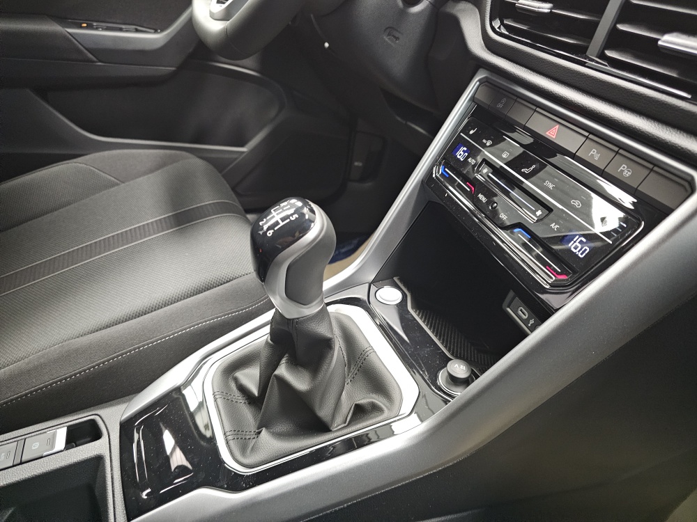 VW T-Roc  bei Hoffmann Automobile in Wolfsburg kaufen und sofort mitnehmen - Bild 8