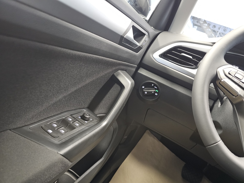 VW T-Roc bei Hoffmann Automobile in Wolfsburg kaufen und sofort mitnehmen - Bild 19