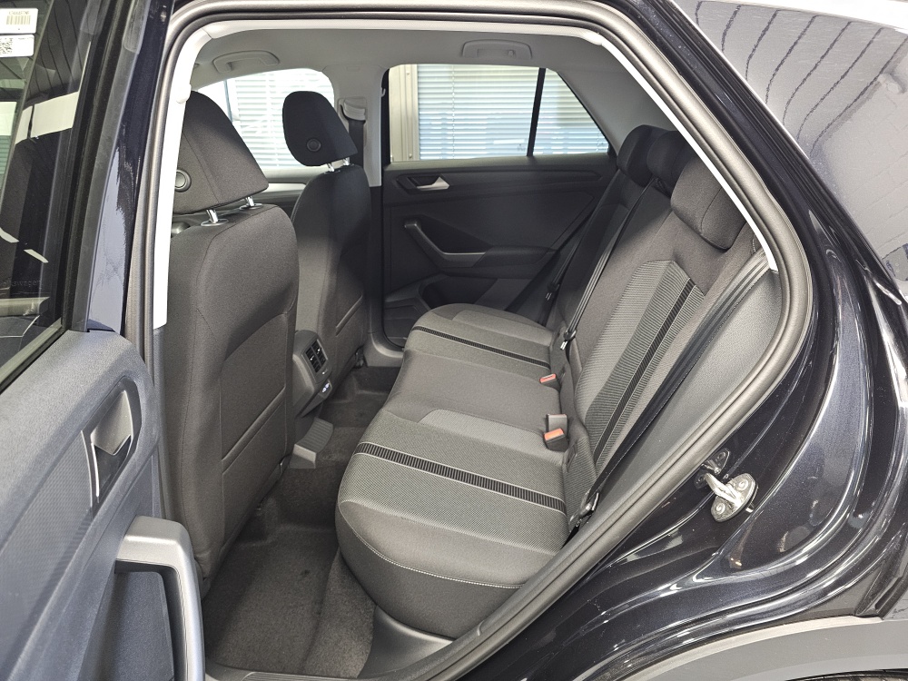 VW T-Roc bei Hoffmann Automobile in Wolfsburg kaufen und sofort mitnehmen - Bild 4