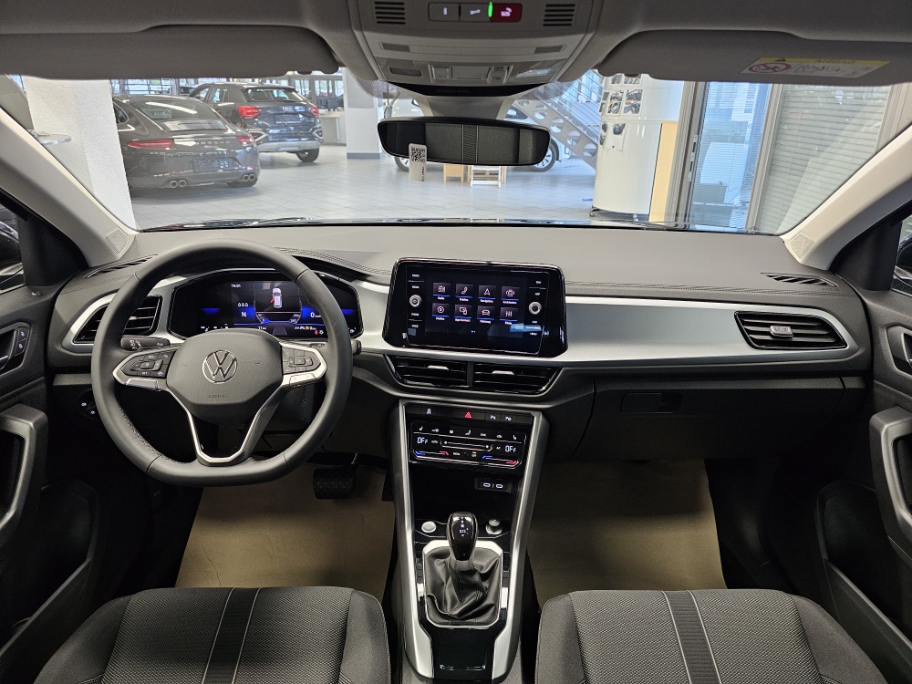 VW T-Roc bei Hoffmann Automobile in Wolfsburg kaufen und sofort mitnehmen - Bild 6