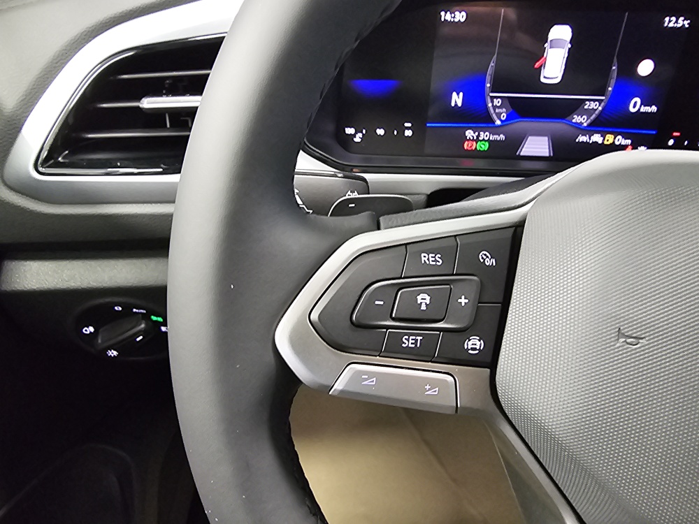 VW T-Roc  bei Hoffmann Automobile in Wolfsburg kaufen und sofort mitnehmen - Bild 18