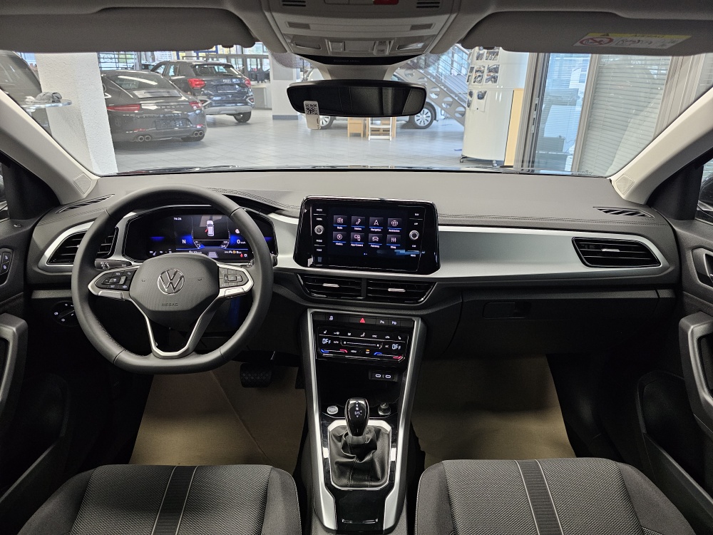 VW T-Roc  bei Hoffmann Automobile in Wolfsburg kaufen und sofort mitnehmen - Bild 6