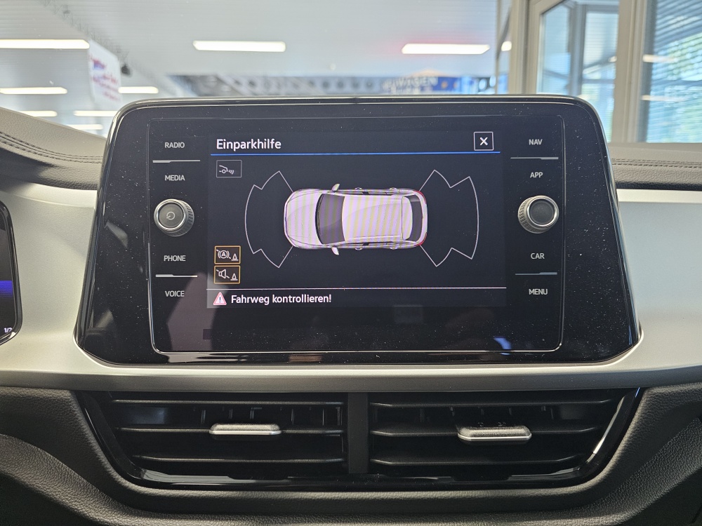 VW T-Roc  bei Hoffmann Automobile in Wolfsburg kaufen und sofort mitnehmen - Bild 11