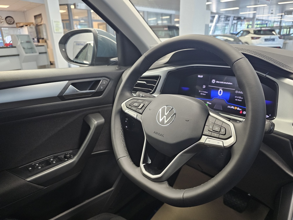 VW T-Roc  bei Hoffmann Automobile in Wolfsburg kaufen und sofort mitnehmen - Bild 12