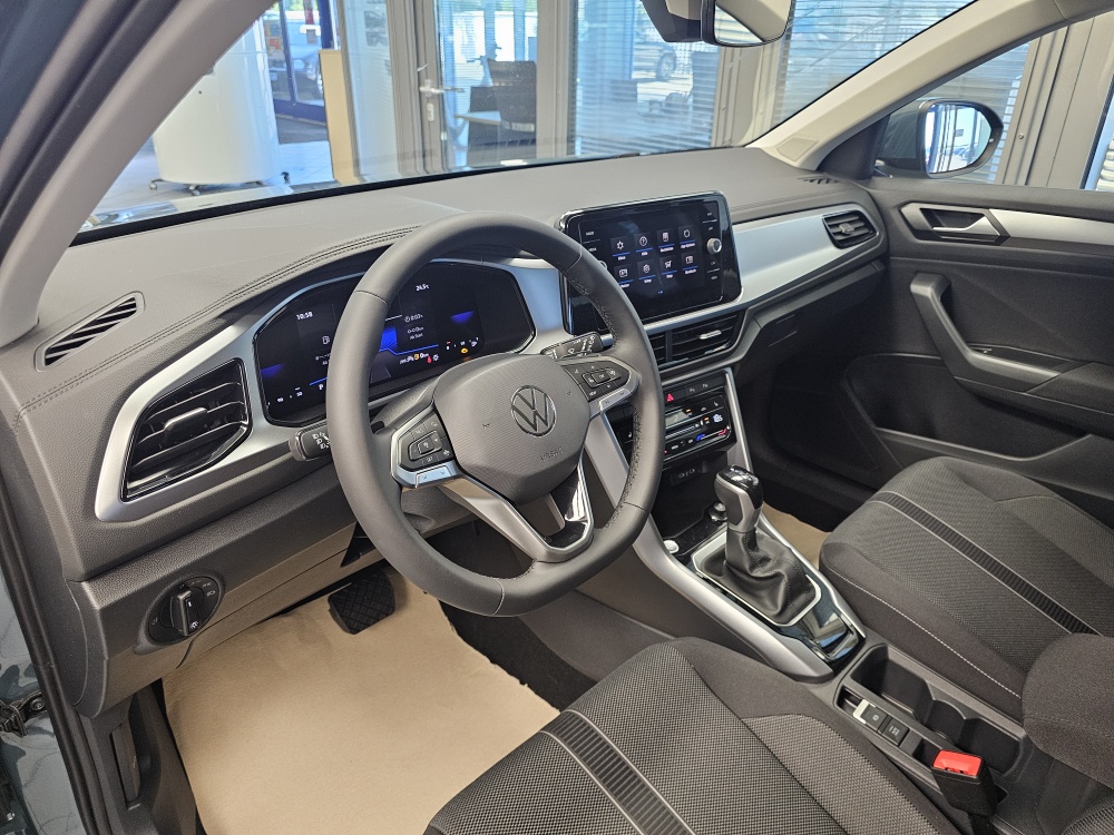 VW T-Roc  bei Hoffmann Automobile in Wolfsburg kaufen und sofort mitnehmen - Bild 16