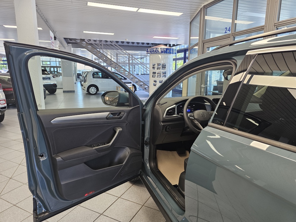 VW T-Roc  bei Hoffmann Automobile in Wolfsburg kaufen und sofort mitnehmen - Bild 18