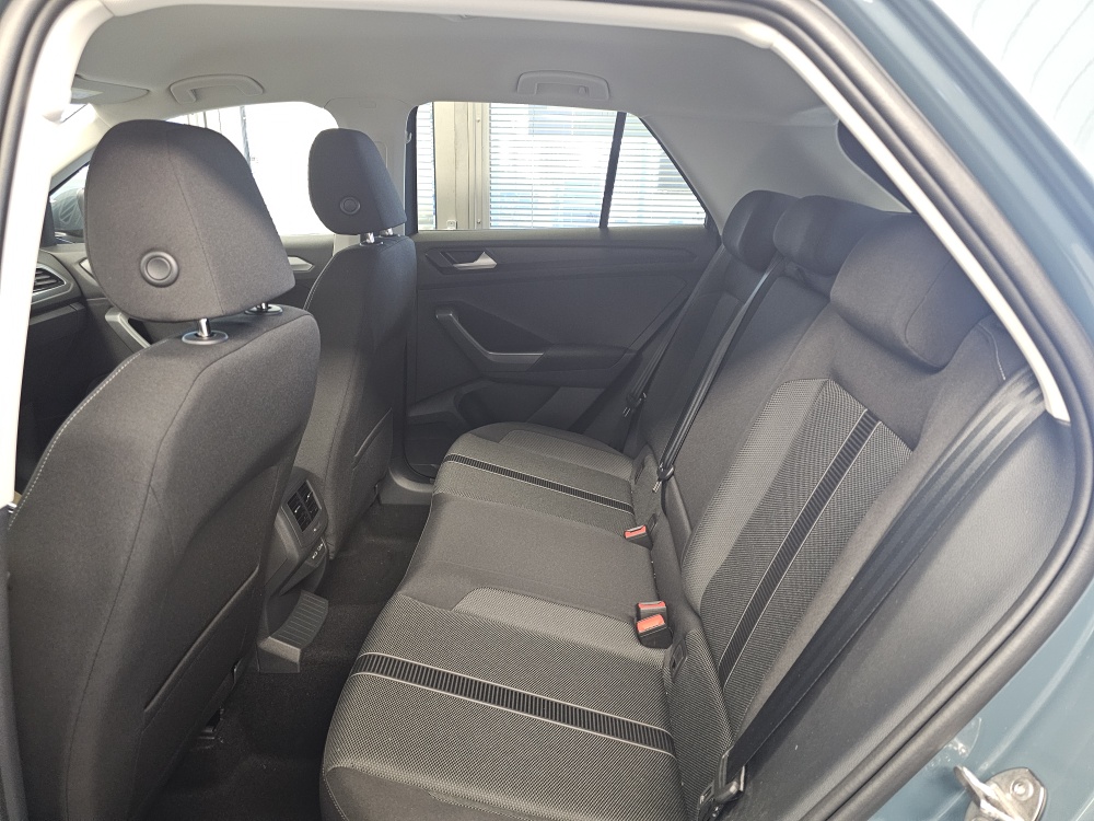 VW T-Roc  bei Hoffmann Automobile in Wolfsburg kaufen und sofort mitnehmen - Bild 4