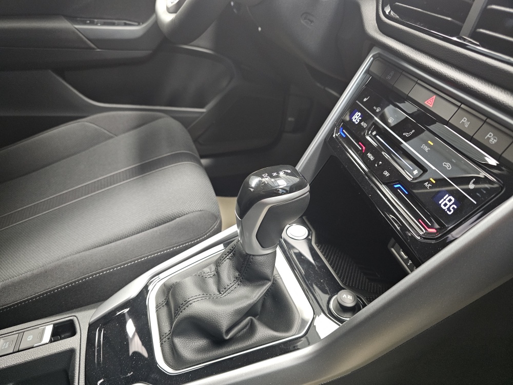 VW T-Roc  bei Hoffmann Automobile in Wolfsburg kaufen und sofort mitnehmen - Bild 6