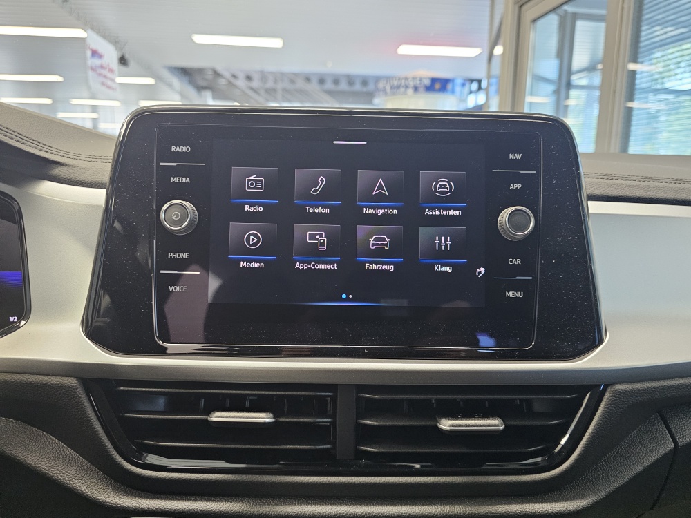 VW T-Roc  bei Hoffmann Automobile in Wolfsburg kaufen und sofort mitnehmen - Bild 9