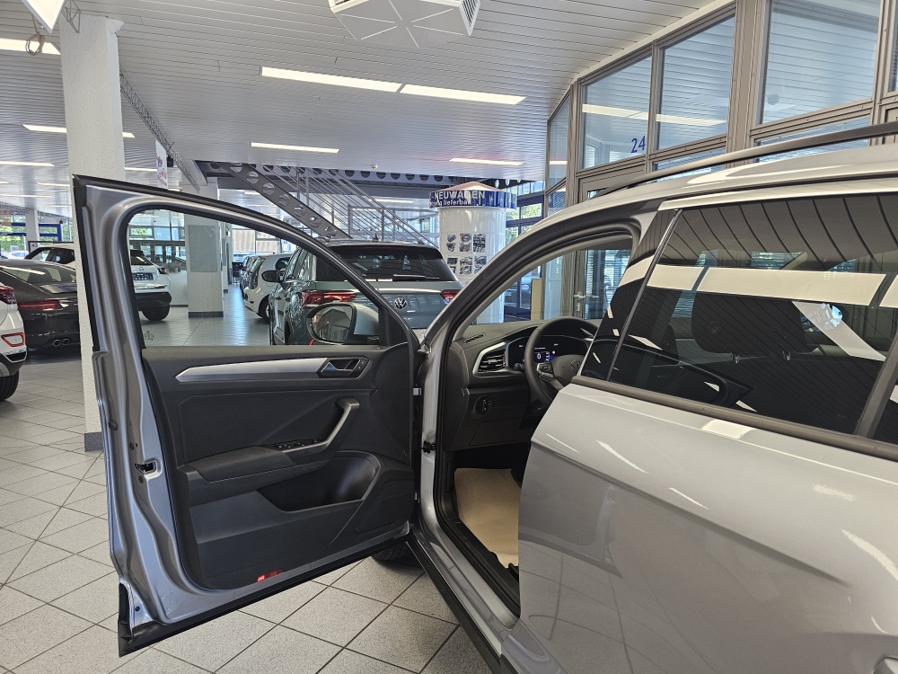 VW T-Roc  bei Hoffmann Automobile in Wolfsburg kaufen und sofort mitnehmen - Bild 20