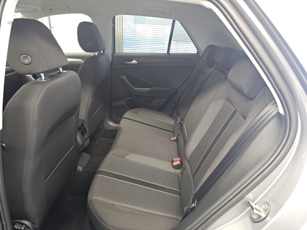 VW T-Roc  bei Hoffmann Automobile in Wolfsburg kaufen und sofort mitnehmen - Bild 4