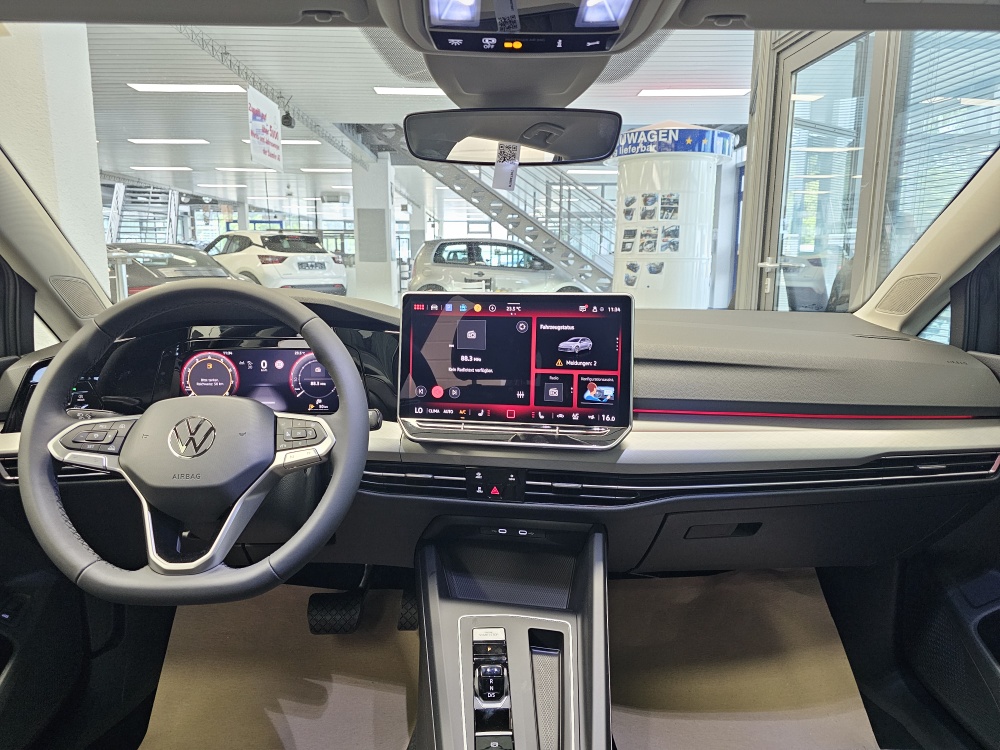 VW Golf Variant  bei Hoffmann Automobile in Wolfsburg kaufen und sofort mitnehmen - Bild 8