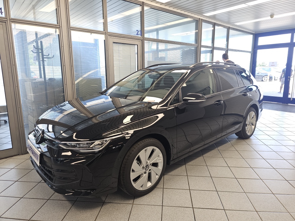 VW Golf Variant Life für nur 30.750,- € bei Hoffmann Automobile in Wolfsburg kaufen und sofort mitnehmen