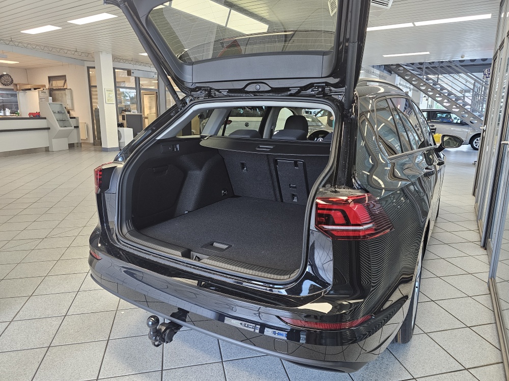 VW Golf Variant  bei Hoffmann Automobile in Wolfsburg kaufen und sofort mitnehmen - Bild 2