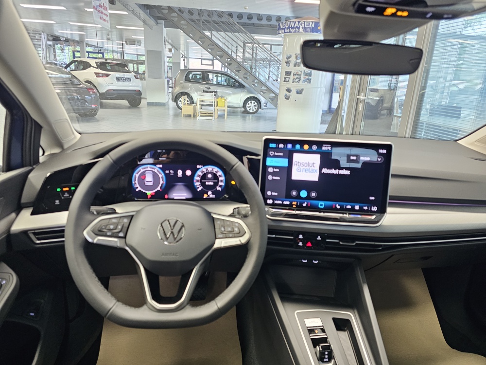 VW Golf Variant  bei Hoffmann Automobile in Wolfsburg kaufen und sofort mitnehmen - Bild 20