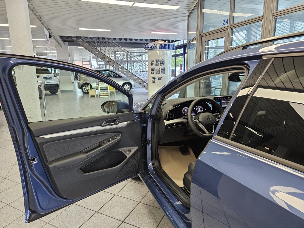 VW Golf Variant  bei Hoffmann Automobile in Wolfsburg kaufen und sofort mitnehmen - Bild 23