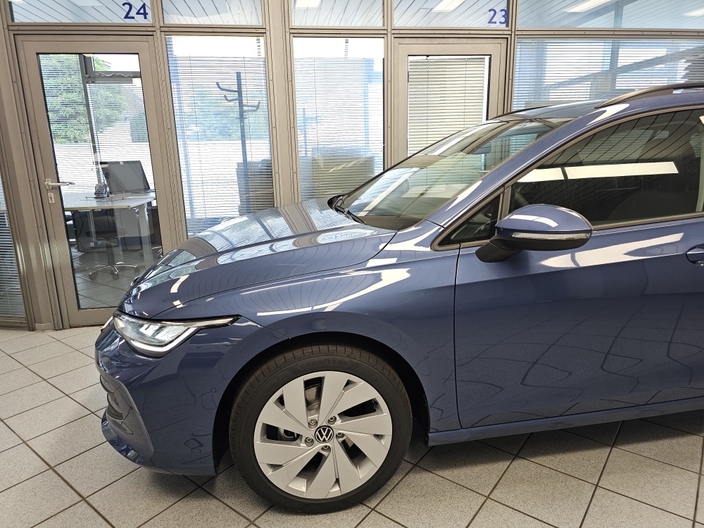 VW Golf Variant  bei Hoffmann Automobile in Wolfsburg kaufen und sofort mitnehmen - Bild 25