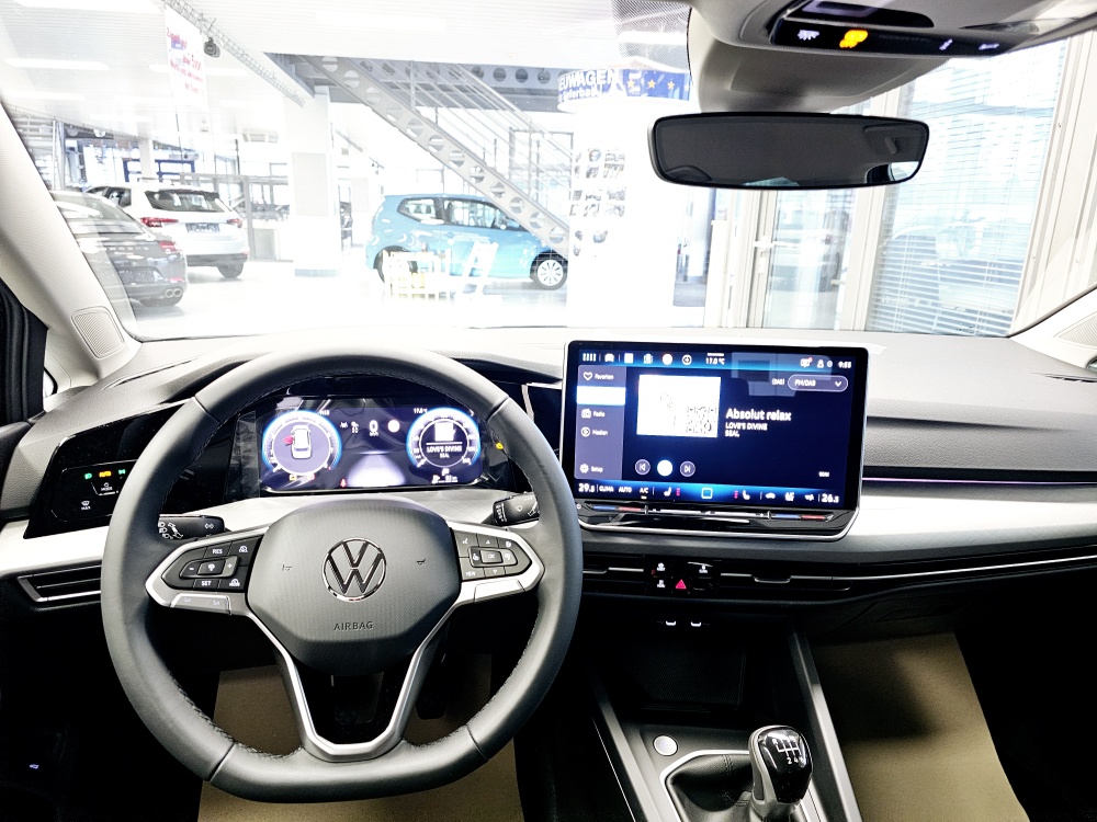 VW Golf Variant  bei Hoffmann Automobile in Wolfsburg kaufen und sofort mitnehmen - Bild 18