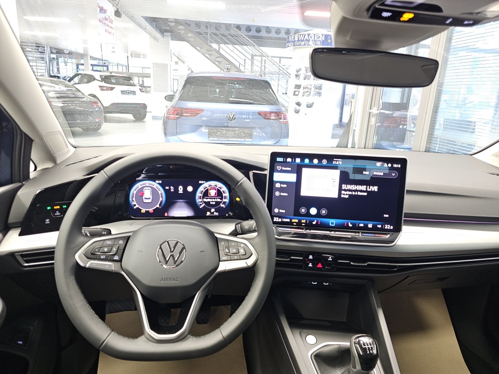 VW Golf Variant  bei Hoffmann Automobile in Wolfsburg kaufen und sofort mitnehmen - Bild 19
