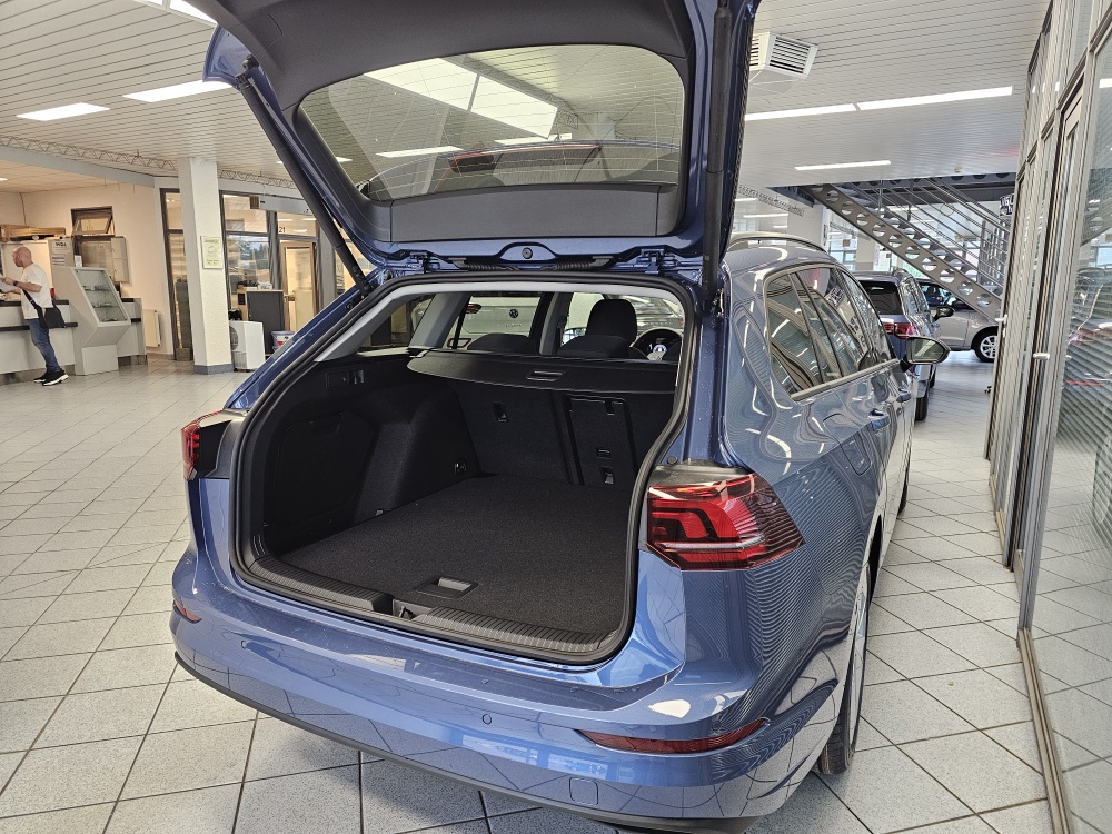VW Golf Variant  bei Hoffmann Automobile in Wolfsburg kaufen und sofort mitnehmen - Bild 2