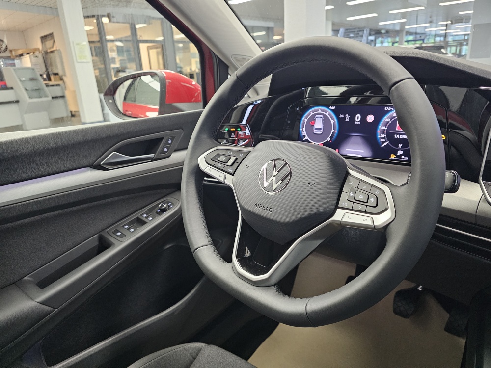 VW Golf Variant  bei Hoffmann Automobile in Wolfsburg kaufen und sofort mitnehmen - Bild 16