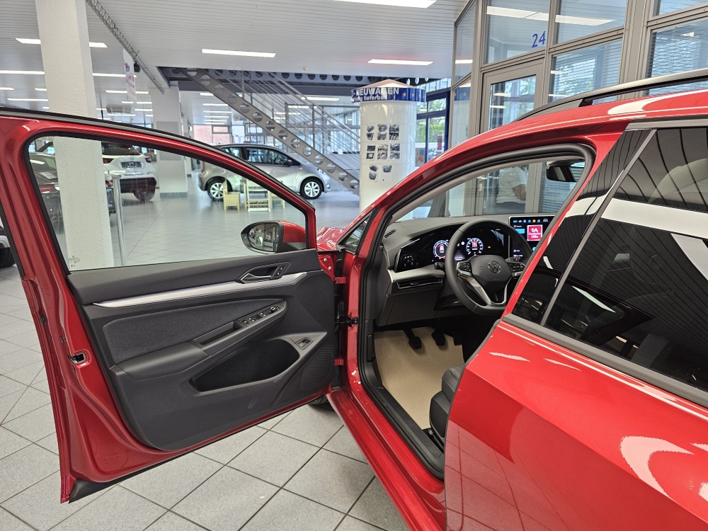 VW Golf Variant  bei Hoffmann Automobile in Wolfsburg kaufen und sofort mitnehmen - Bild 22
