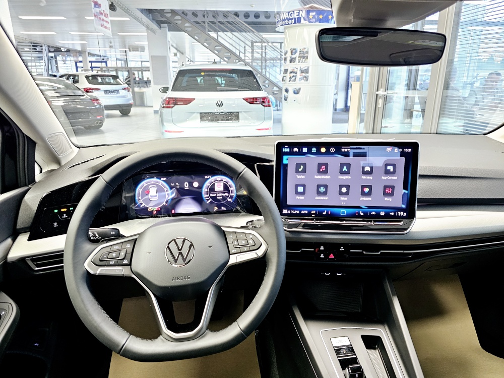 VW Golf Variant  bei Hoffmann Automobile in Wolfsburg kaufen und sofort mitnehmen - Bild 18