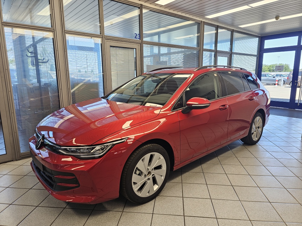 VW Golf Variant Life für nur 32.950,- € bei Hoffmann Automobile in Wolfsburg kaufen und sofort mitnehmen