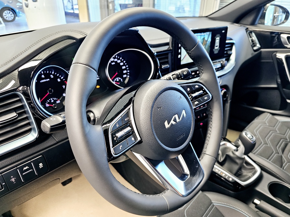 Kia Ceed  bei Hoffmann Automobile in Wolfsburg kaufen und sofort mitnehmen - Bild 16