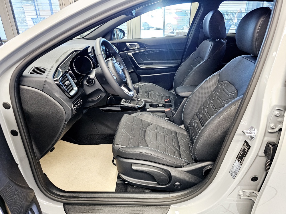 Kia Ceed  bei Hoffmann Automobile in Wolfsburg kaufen und sofort mitnehmen - Bild 17