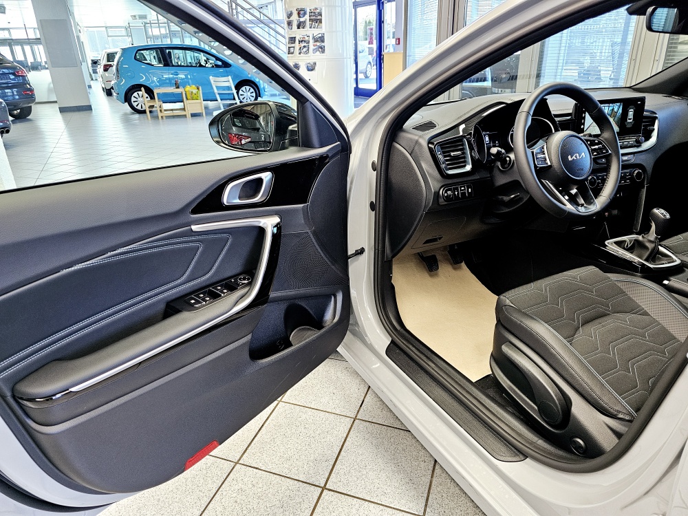 Kia Ceed  bei Hoffmann Automobile in Wolfsburg kaufen und sofort mitnehmen - Bild 18