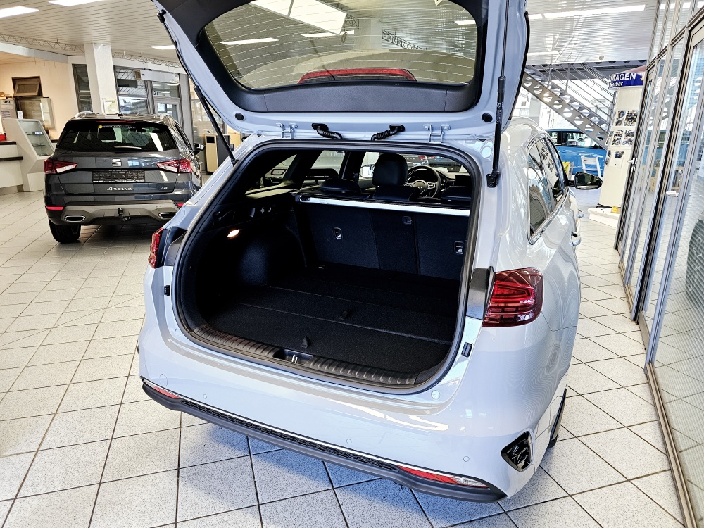 Kia Ceed  bei Hoffmann Automobile in Wolfsburg kaufen und sofort mitnehmen - Bild 2
