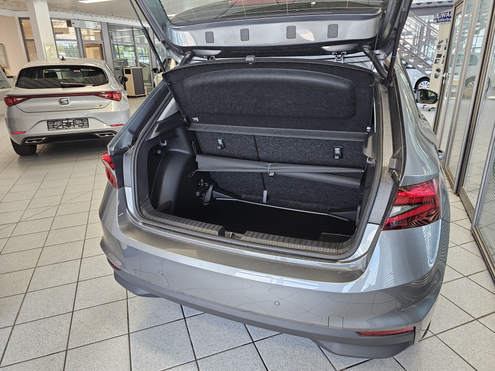 Skoda Fabia  bei Hoffmann Automobile in Wolfsburg kaufen und sofort mitnehmen - Bild 2