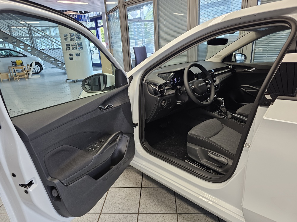Skoda Fabia  bei Hoffmann Automobile in Wolfsburg kaufen und sofort mitnehmen - Bild 13